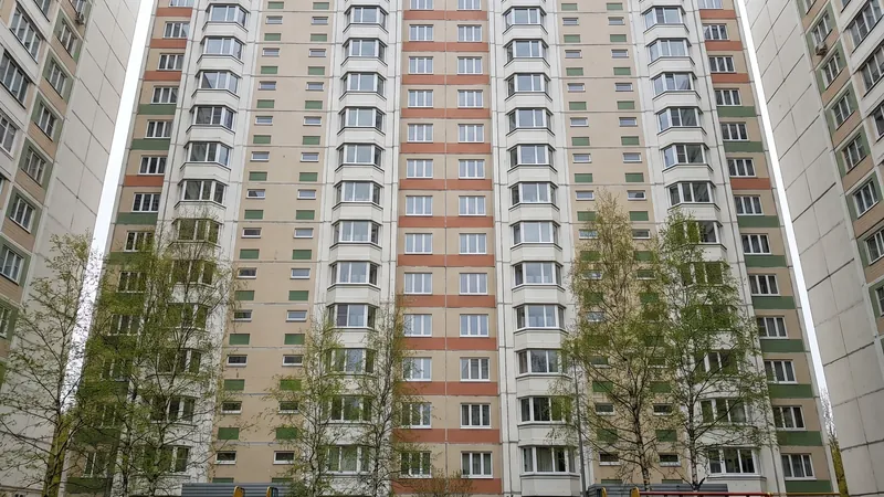 Серия П-44, Митино — стандартный проём, окна REHAU Blitz, тёплый монтаж